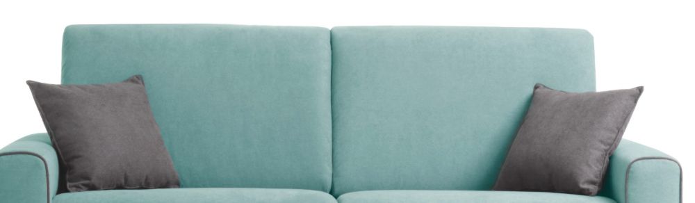 I due cuscini arredo inclusi con il divano letto Sogno e il bordino in tono sui braccioli